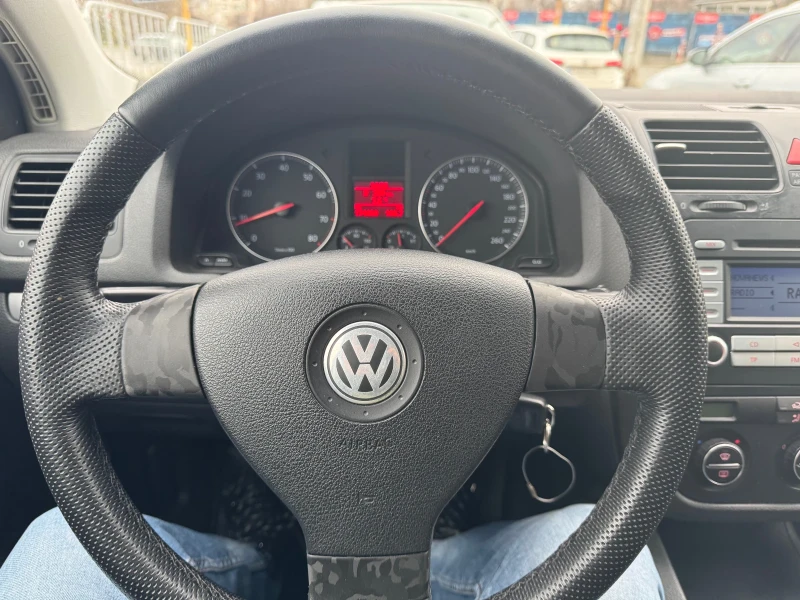 VW Golf 1.6, снимка 7 - Автомобили и джипове - 52913089