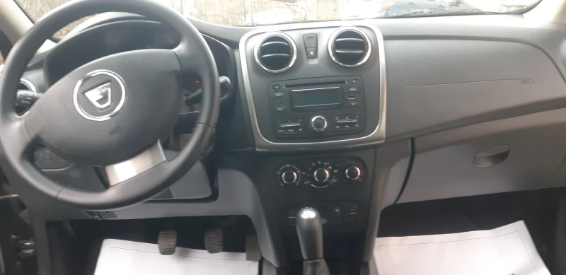 Dacia Sandero 1.4-75 кс-Газ-Бензин, снимка 8 - Автомобили и джипове - 52986388