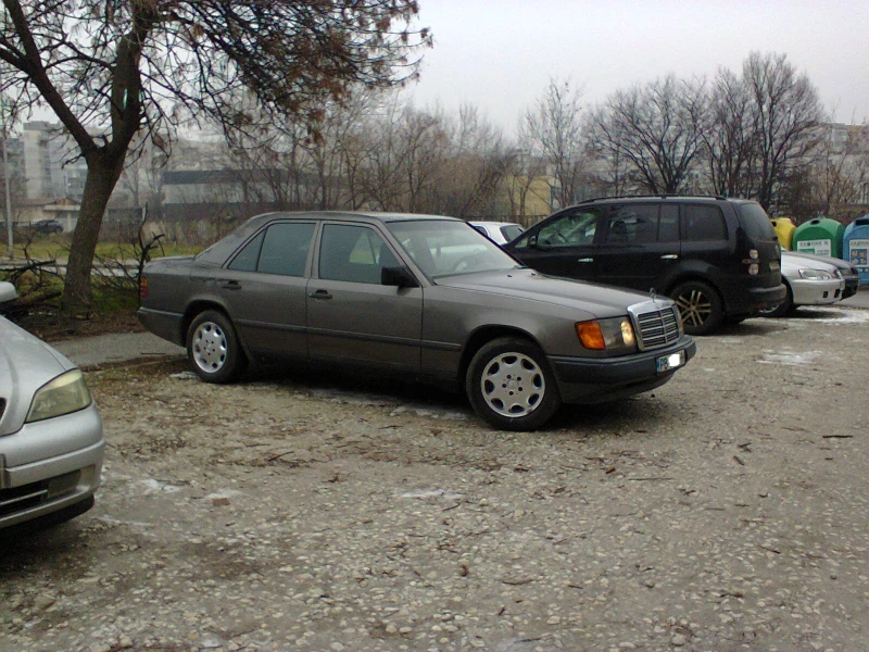 Mercedes-Benz 124 3.0 D - Avtomatik, снимка 4 - Автомобили и джипове - 53285880