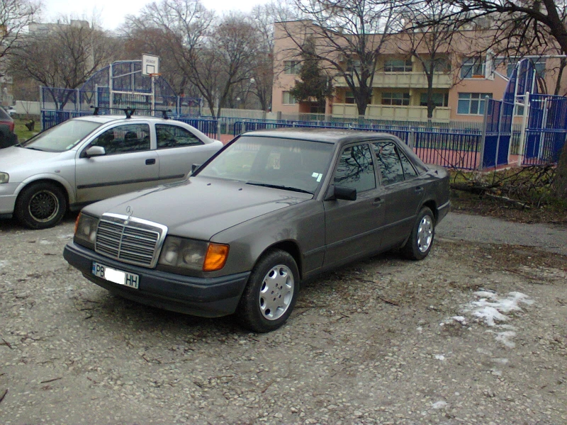 Mercedes-Benz 124 3.0 D - Avtomatik, снимка 3 - Автомобили и джипове - 53285880