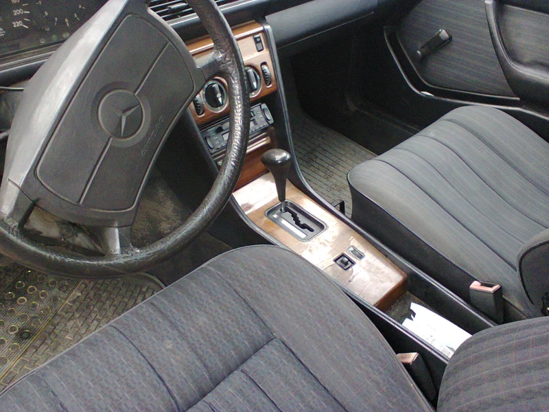 Mercedes-Benz 124 3.0 D - Avtomatik, снимка 14 - Автомобили и джипове - 53285880