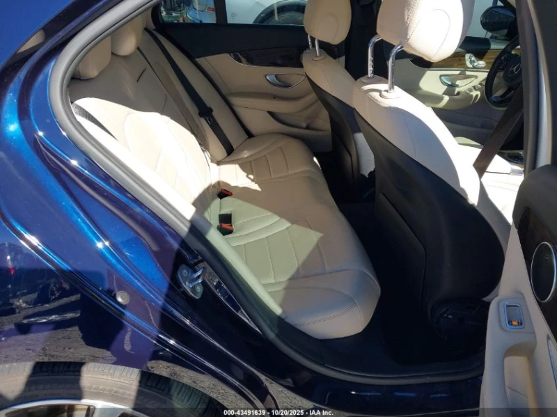 Mercedes-Benz C 300 2l, снимка 8 - Автомобили и джипове - 53391087