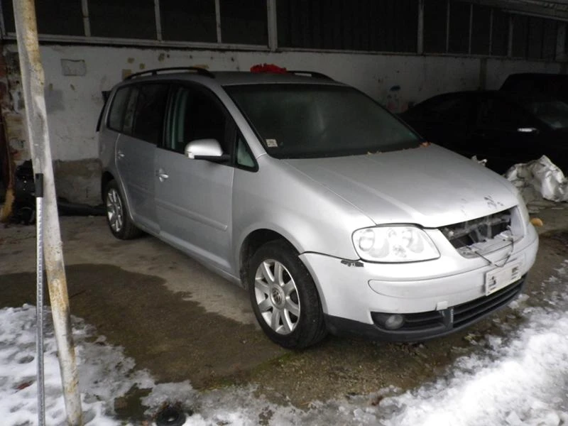 VW Touran 1.9/2.0 TDI DSG, снимка 8 - Автомобили и джипове - 43182153