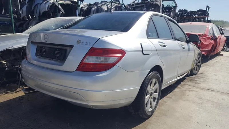 Mercedes-Benz C 220 CDI Автоматик, снимка 1 - Автомобили и джипове - 32982171