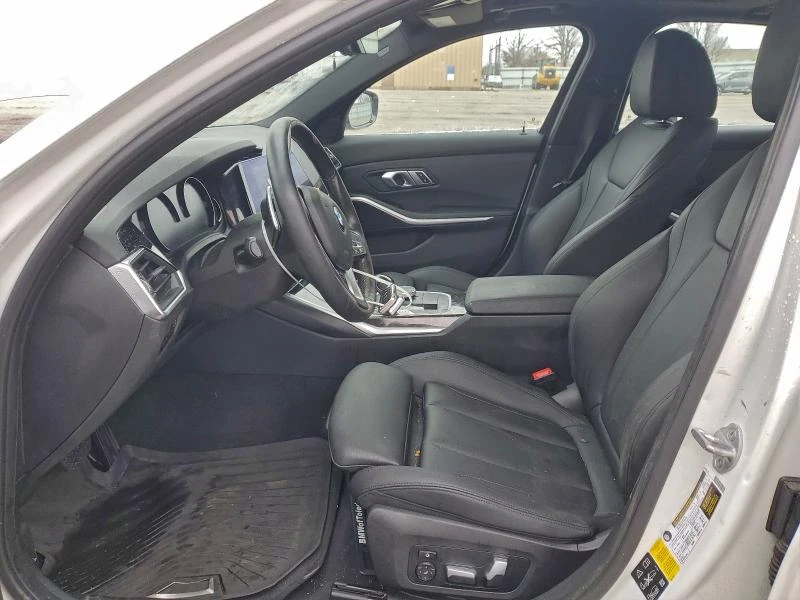 BMW 330 2.0L 4 All wheel drive, снимка 12 - Автомобили и джипове - 53122154