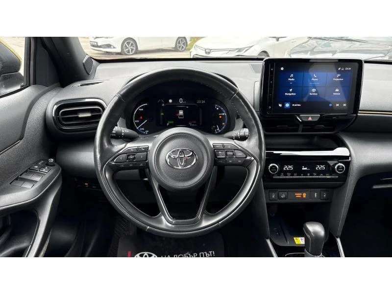 Toyota Yaris Cross 1.5HSD AWD COLLECTION, снимка 9 - Автомобили и джипове - 53957451