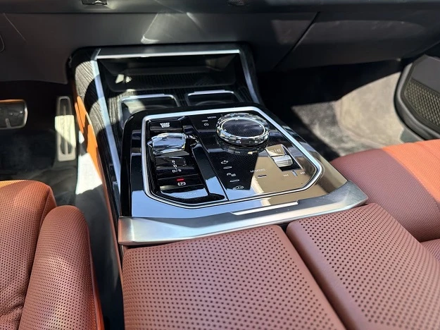BMW 750 e xDrive = Executive = Гаранция, снимка 9 - Автомобили и джипове - 56742255
