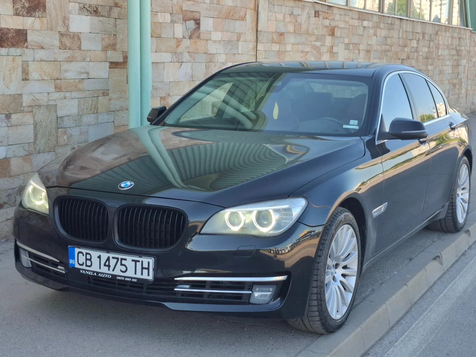 BMW 740 3.0д 313кс 4х4 - изображение 2