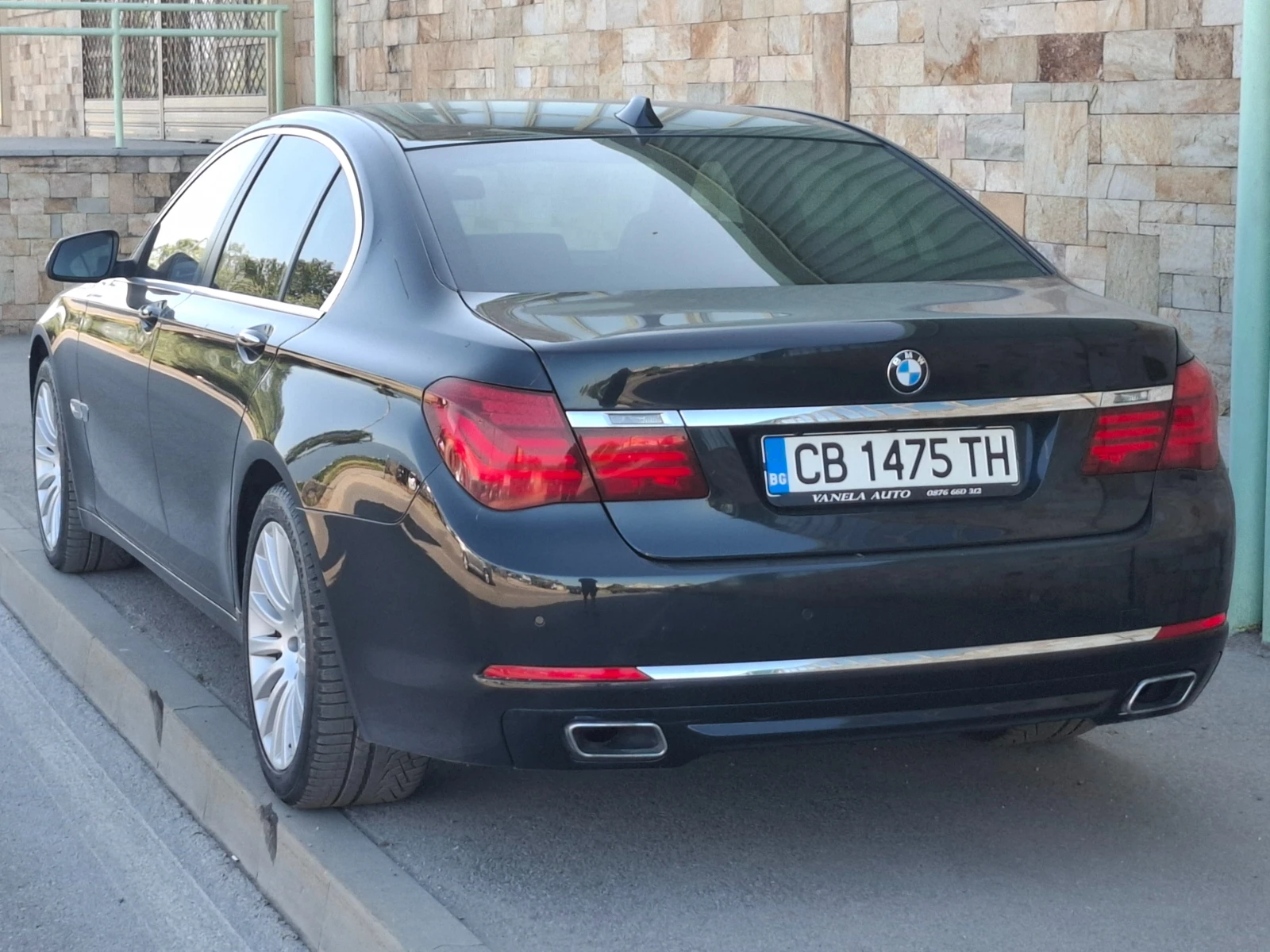 BMW 740 3.0д 313кс 4х4 - изображение 4