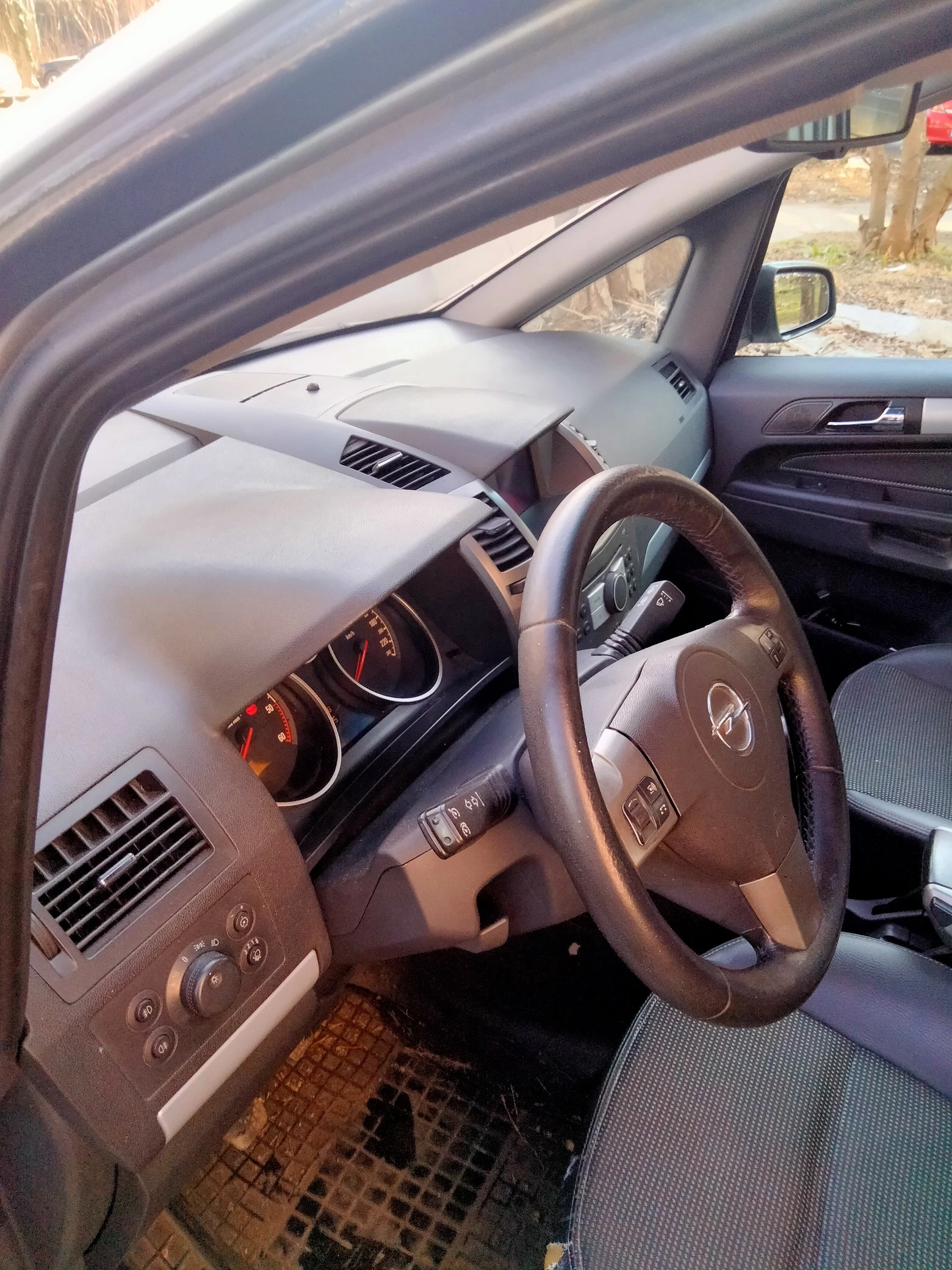 Opel Zafira B - изображение 6