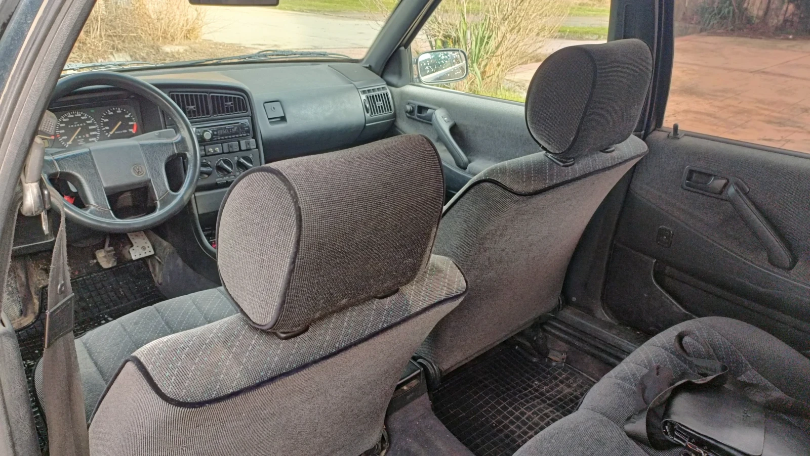 VW Passat Комби, снимка 13 - Автомобили и джипове - 53866460