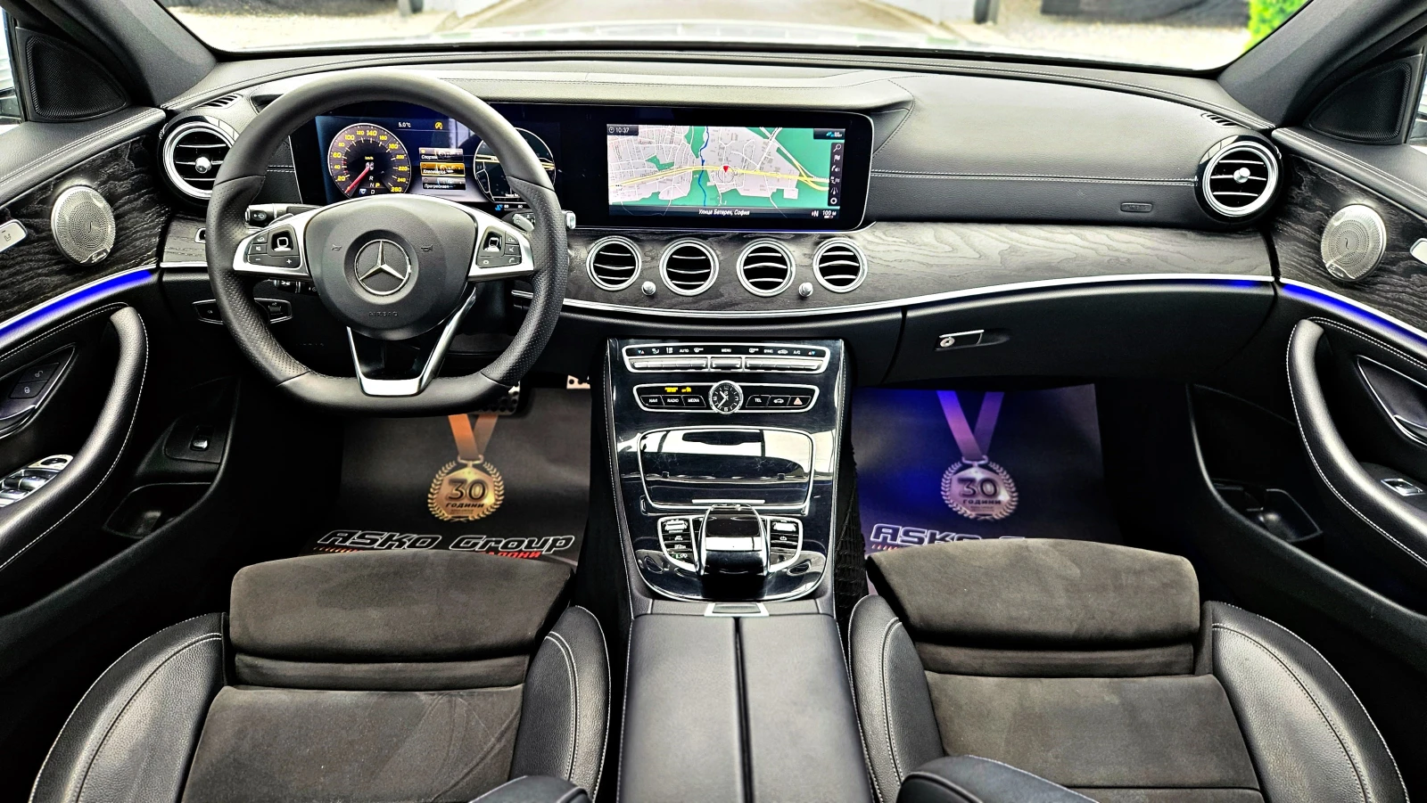 Mercedes-Benz E 220 AMG/4MAT/DISTR/HUD/CAMERA/CAR PLAY/BURMESTER/LIZIN, снимка 8 - Автомобили и джипове - 53901708