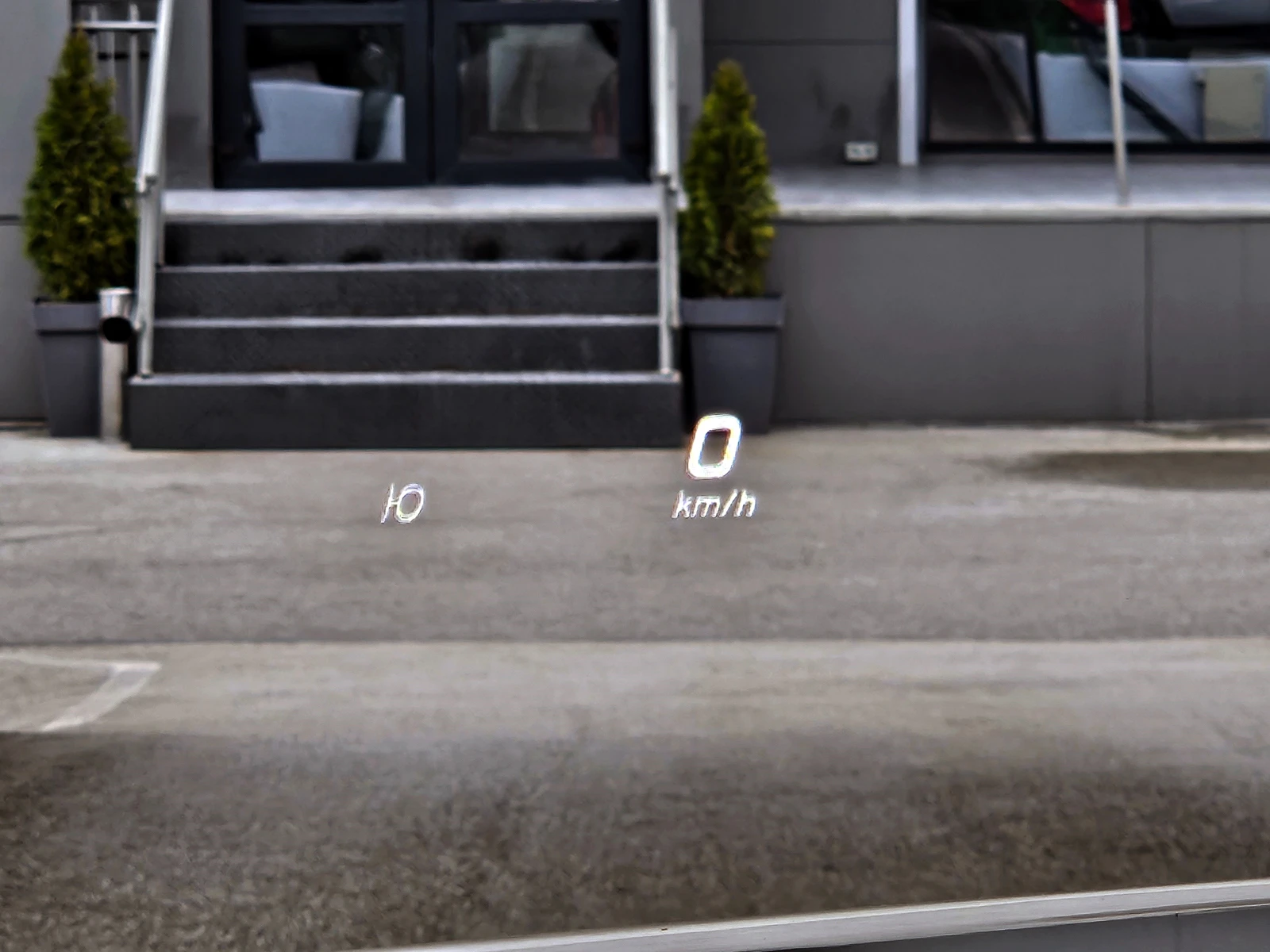 Mercedes-Benz E 220 AMG/4MAT/DISTR/HUD/CAMERA/CAR PLAY/BURMESTER/LIZIN, снимка 11 - Автомобили и джипове - 53901708