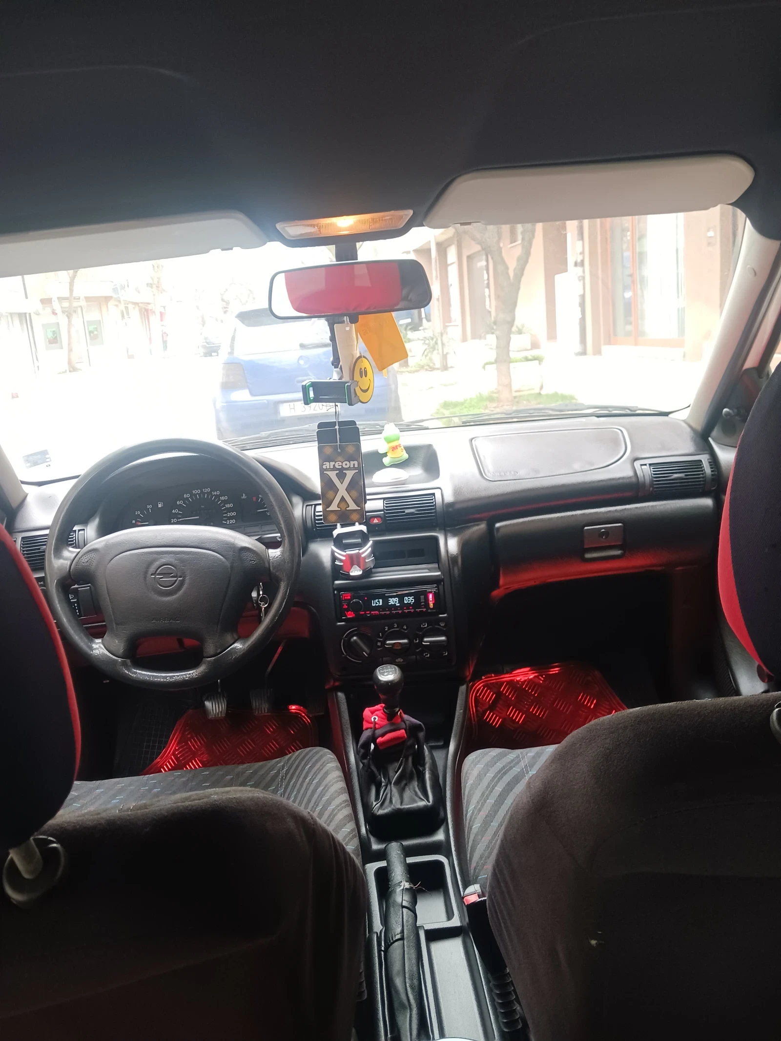 Opel Astra, снимка 11 - Автомобили и джипове - 53934401