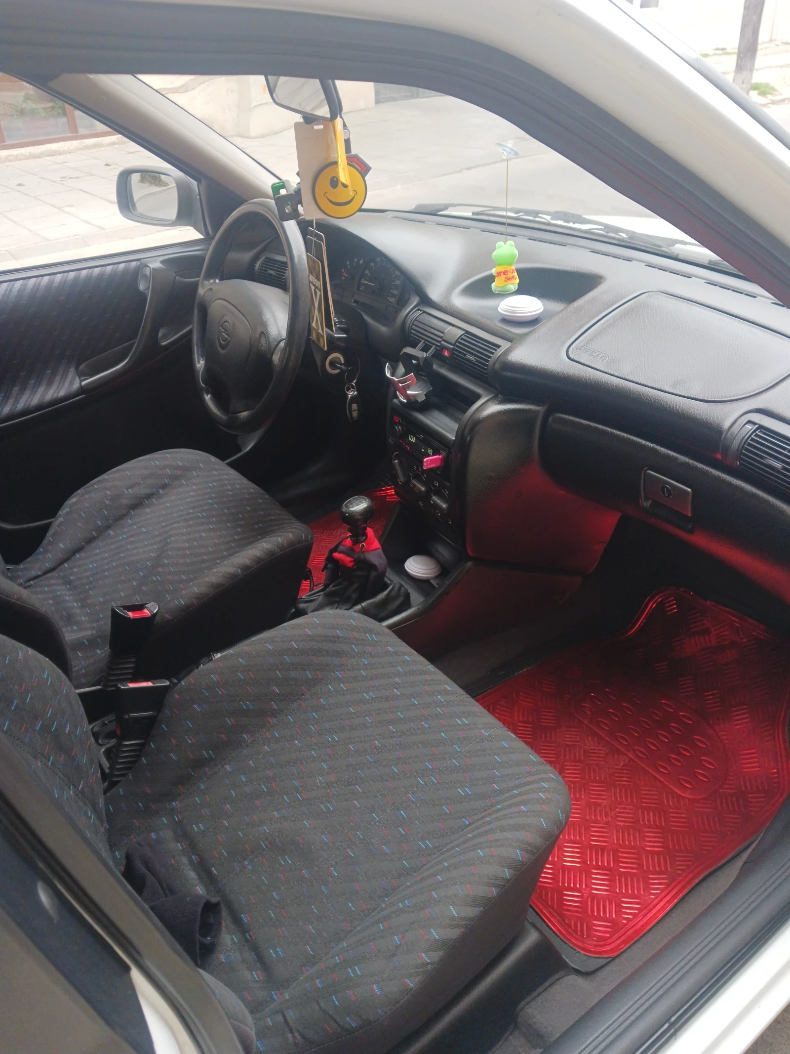 Opel Astra, снимка 10 - Автомобили и джипове - 53934401