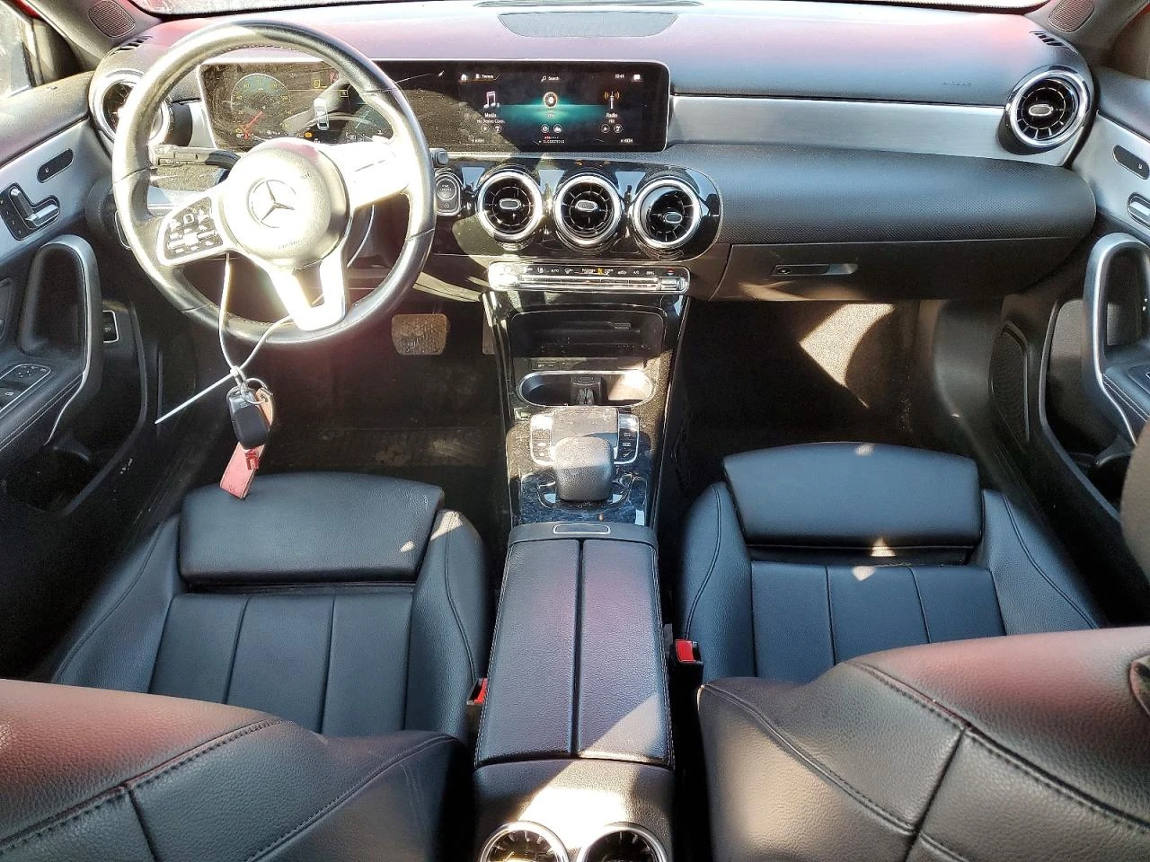 Mercedes-Benz A 220 * 4MATIC* , снимка 9 - Автомобили и джипове - 54078744