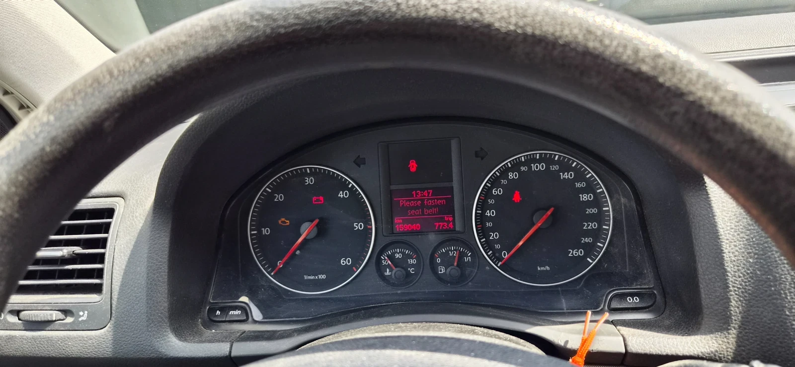 VW Golf 1.9 TDI 105  коня, снимка 4 - Автомобили и джипове - 54179636