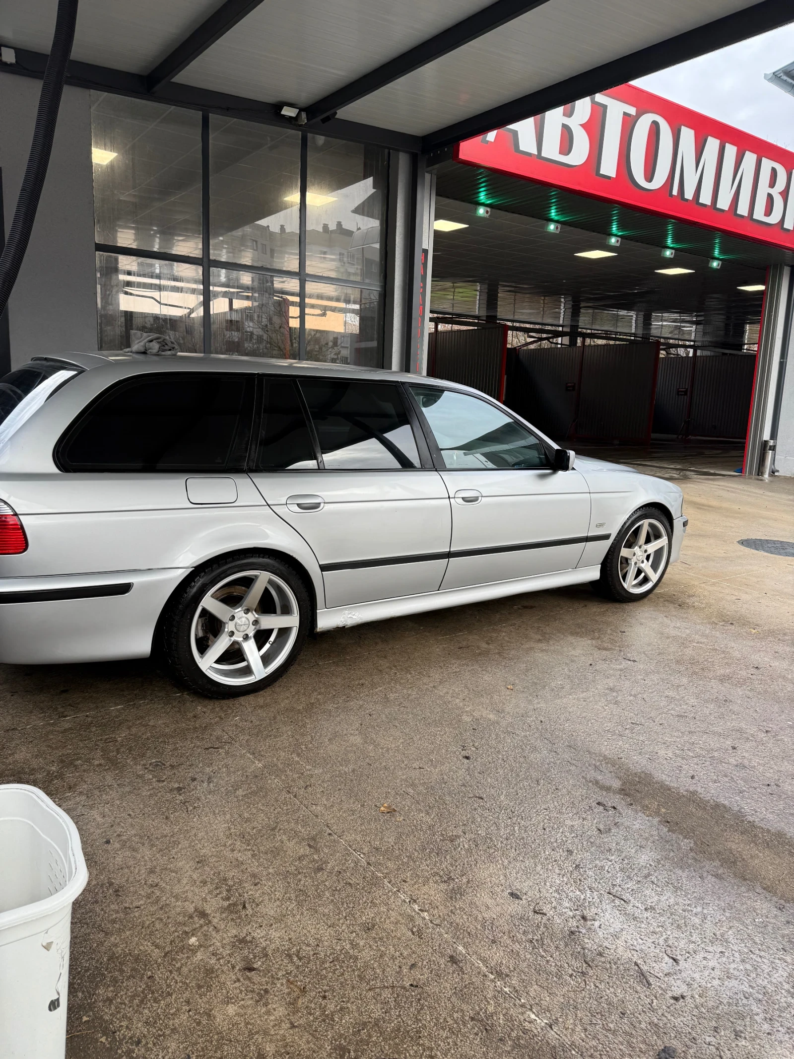 BMW 523, снимка 16 - Автомобили и джипове - 54238265