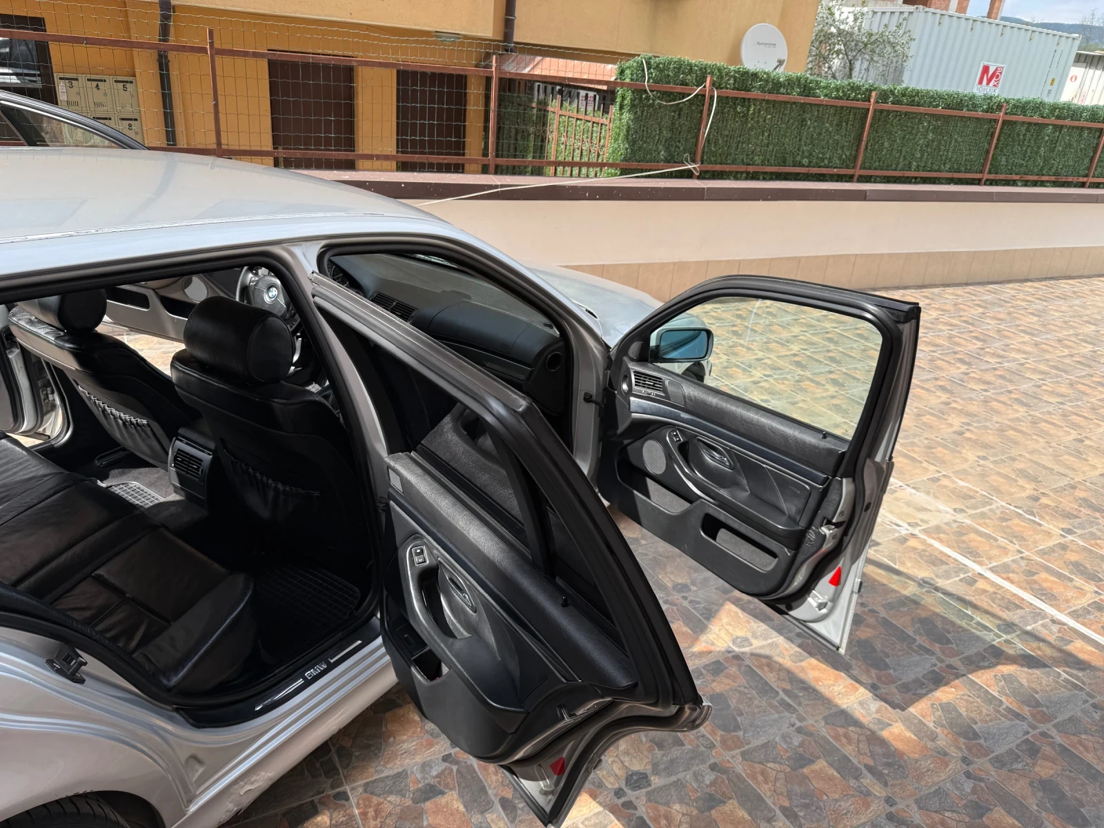 BMW 523, снимка 10 - Автомобили и джипове - 54238265