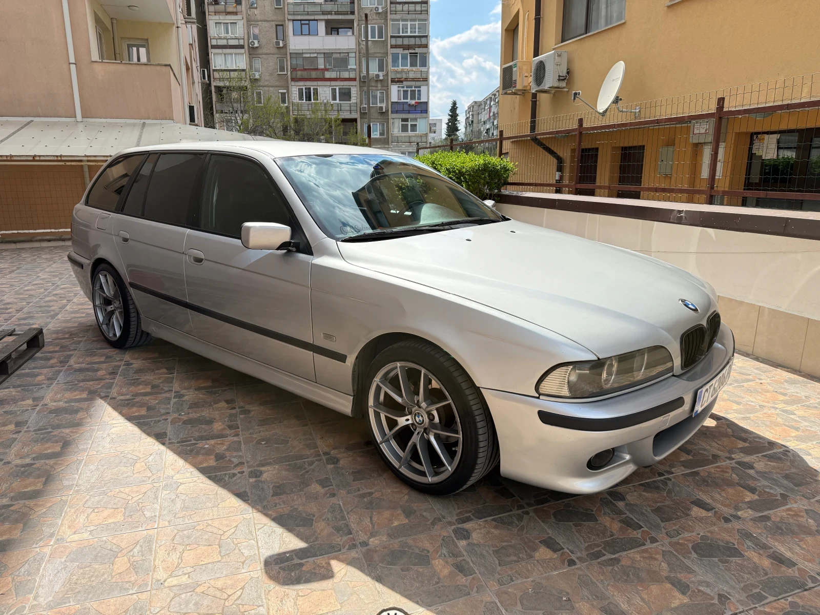 BMW 523, снимка 3 - Автомобили и джипове - 54238265