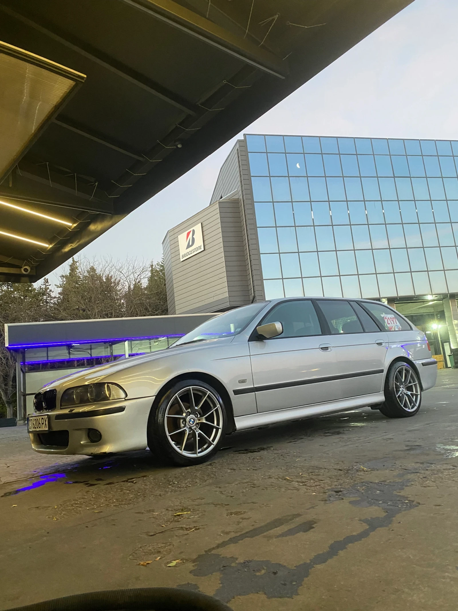 BMW 523