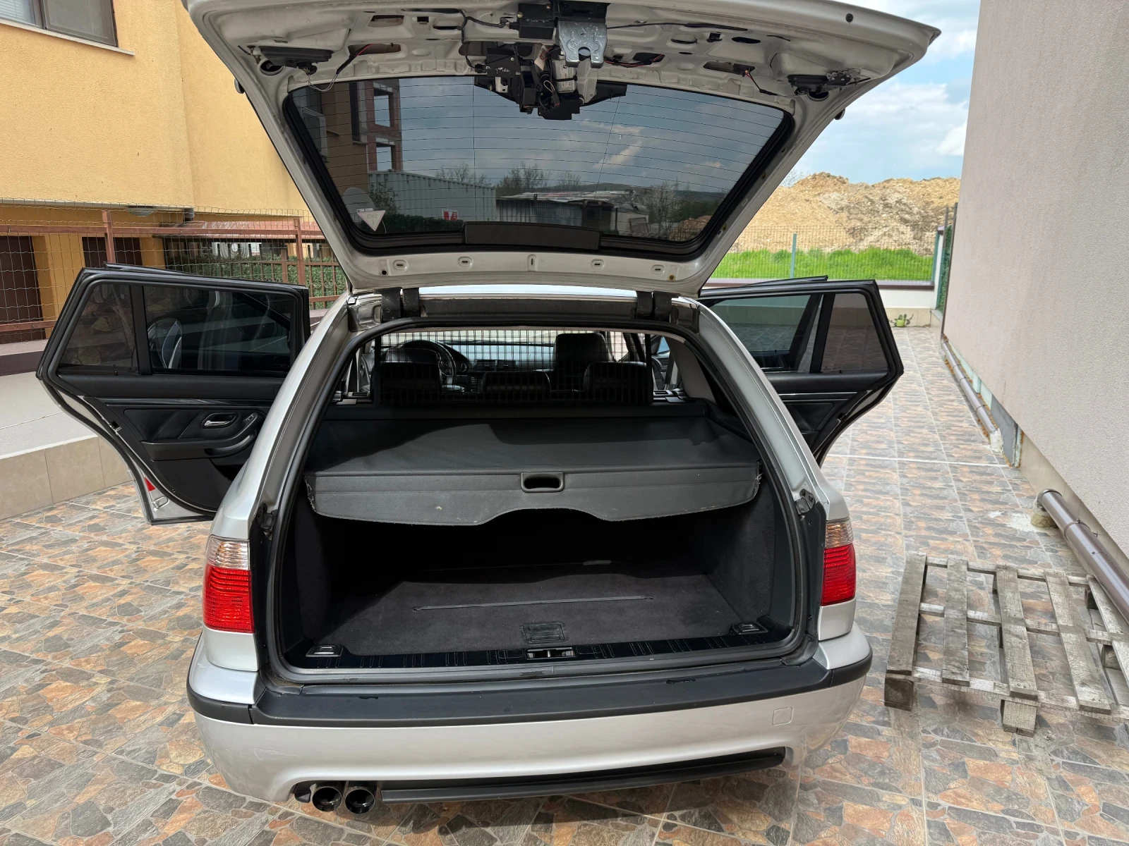 BMW 523, снимка 11 - Автомобили и джипове - 54238265