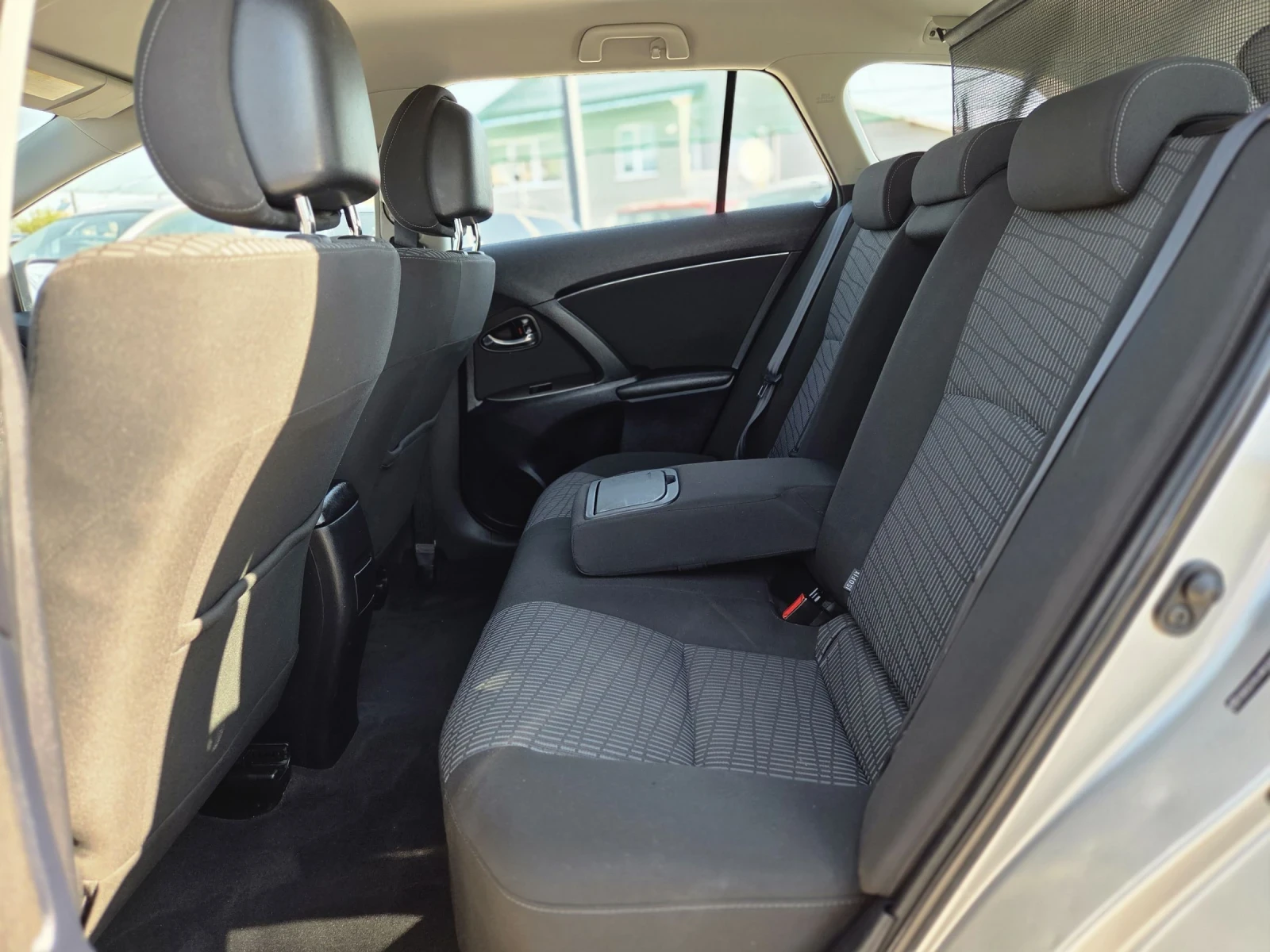 Toyota Avensis 2.0 d4d 6�������� | Mobile.bg � ����������� 7