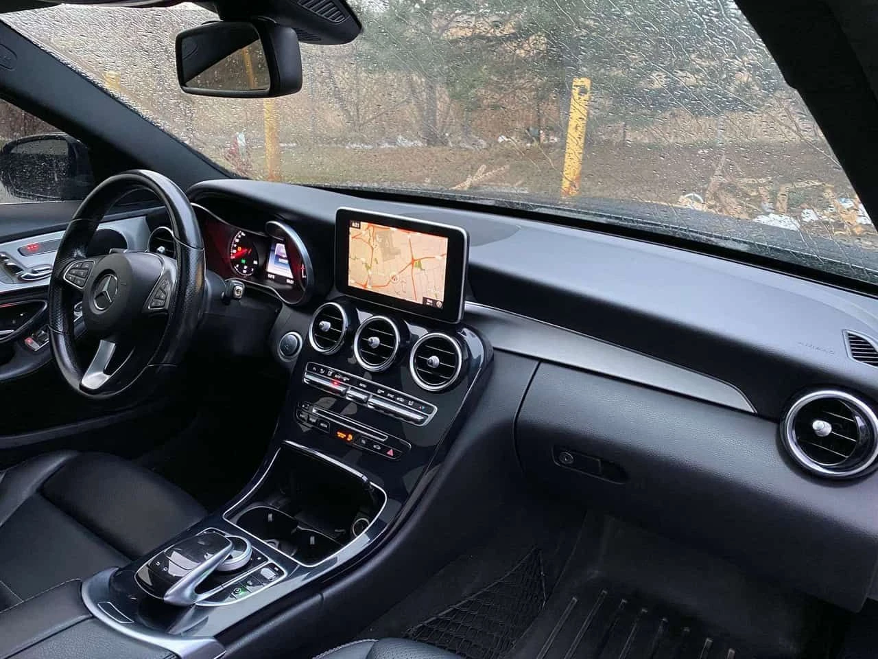 Mercedes-Benz C 300 * CARFAX * ЦЕНА ДО БГ, снимка 9 - Автомобили и джипове - 54738385
