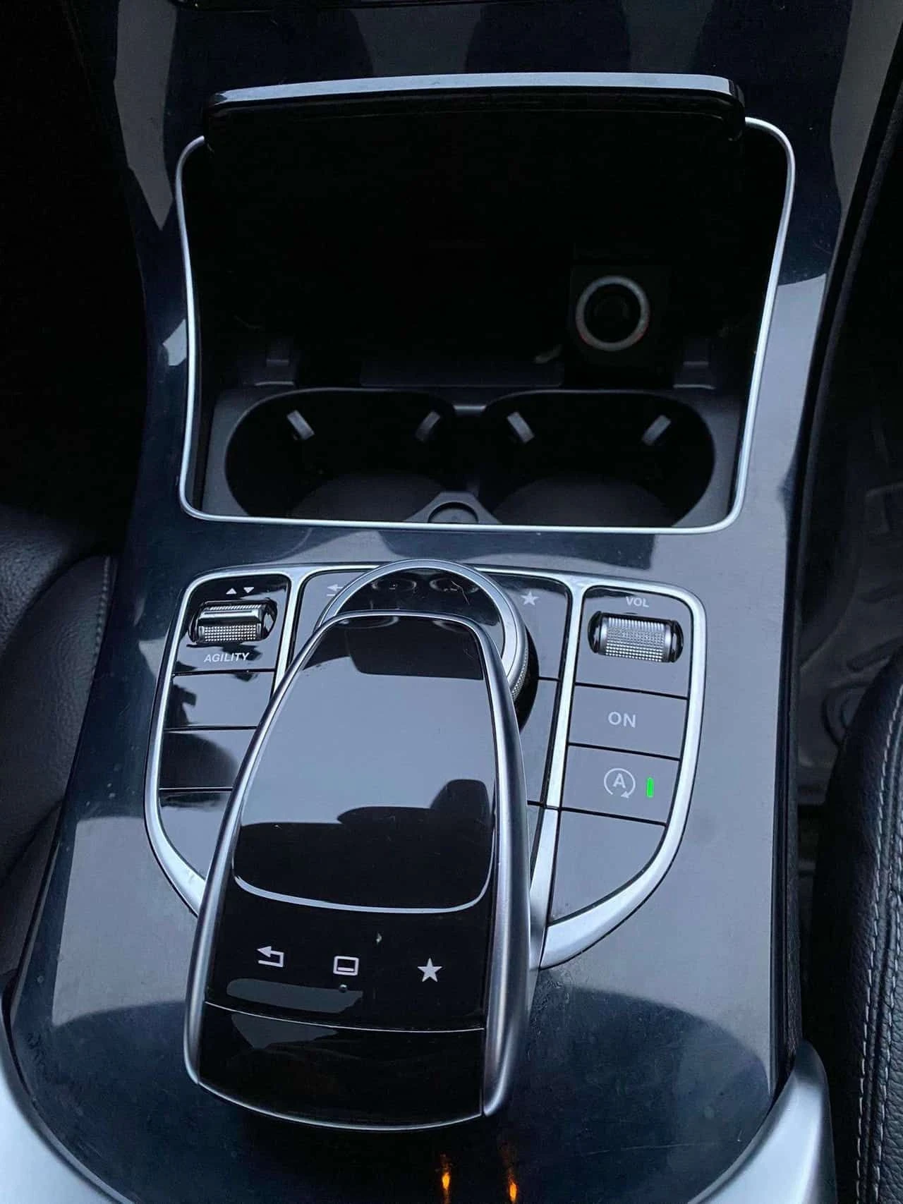 Mercedes-Benz C 300 * CARFAX * ЦЕНА ДО БГ, снимка 15 - Автомобили и джипове - 54738385