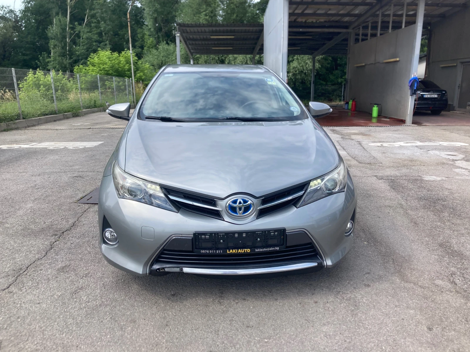 Toyota Auris 1.8 Benzin-Hibrid 99ks , снимка 3 - Автомобили и джипове - 55019457