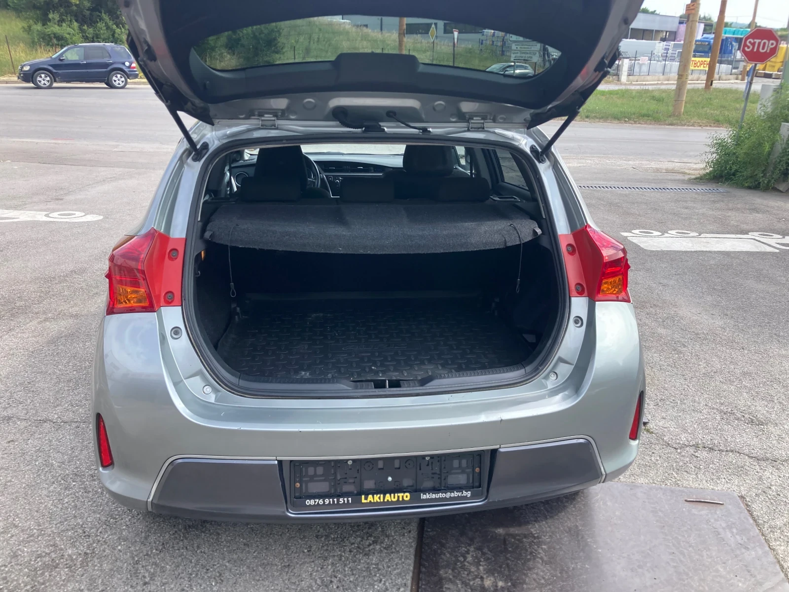 Toyota Auris 1.8 Benzin-Hibrid 99ks , снимка 6 - Автомобили и джипове - 55019457