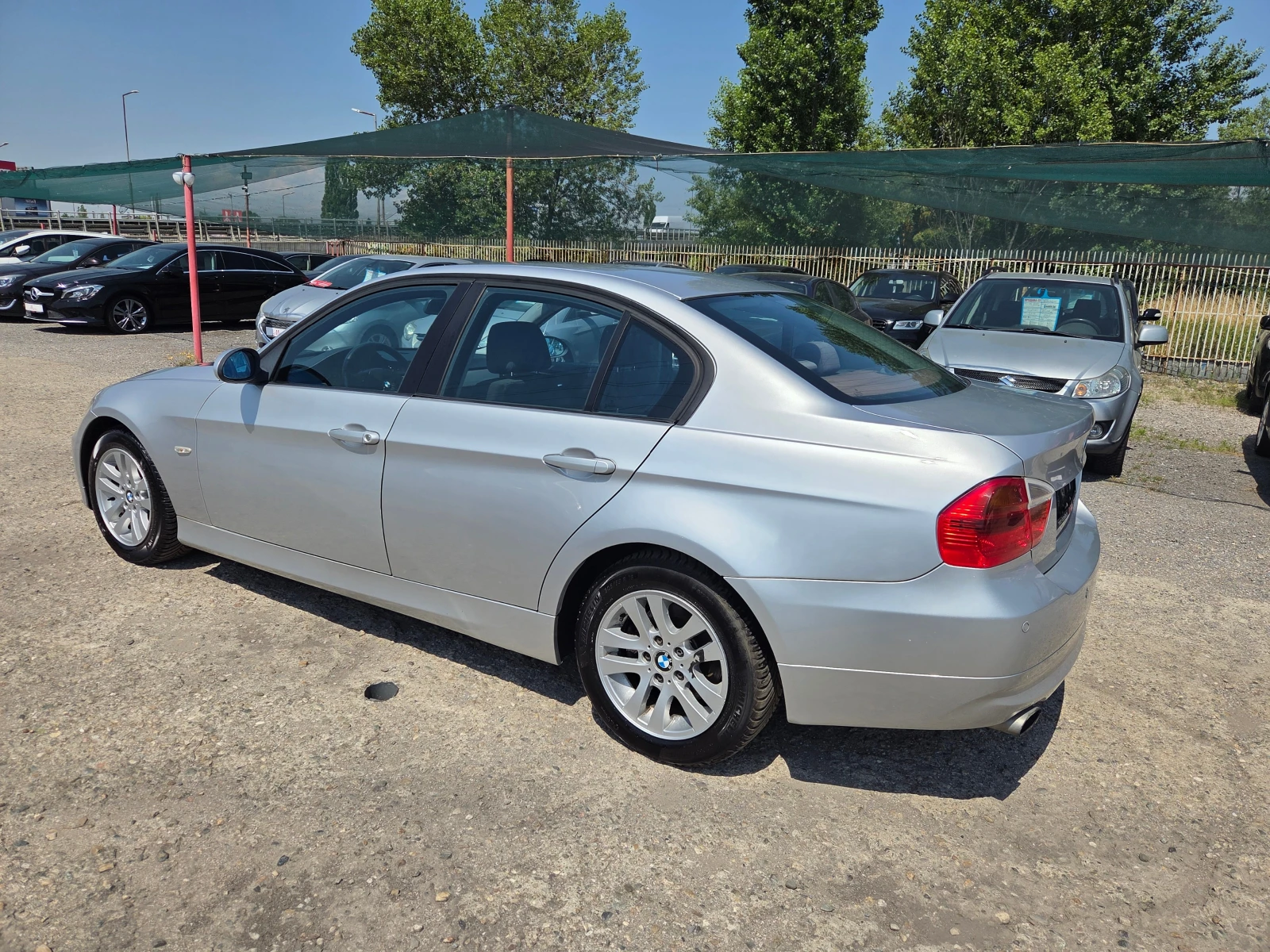 BMW 320 2.0/автоматик/нави, снимка 6 - Автомобили и джипове - 55099229