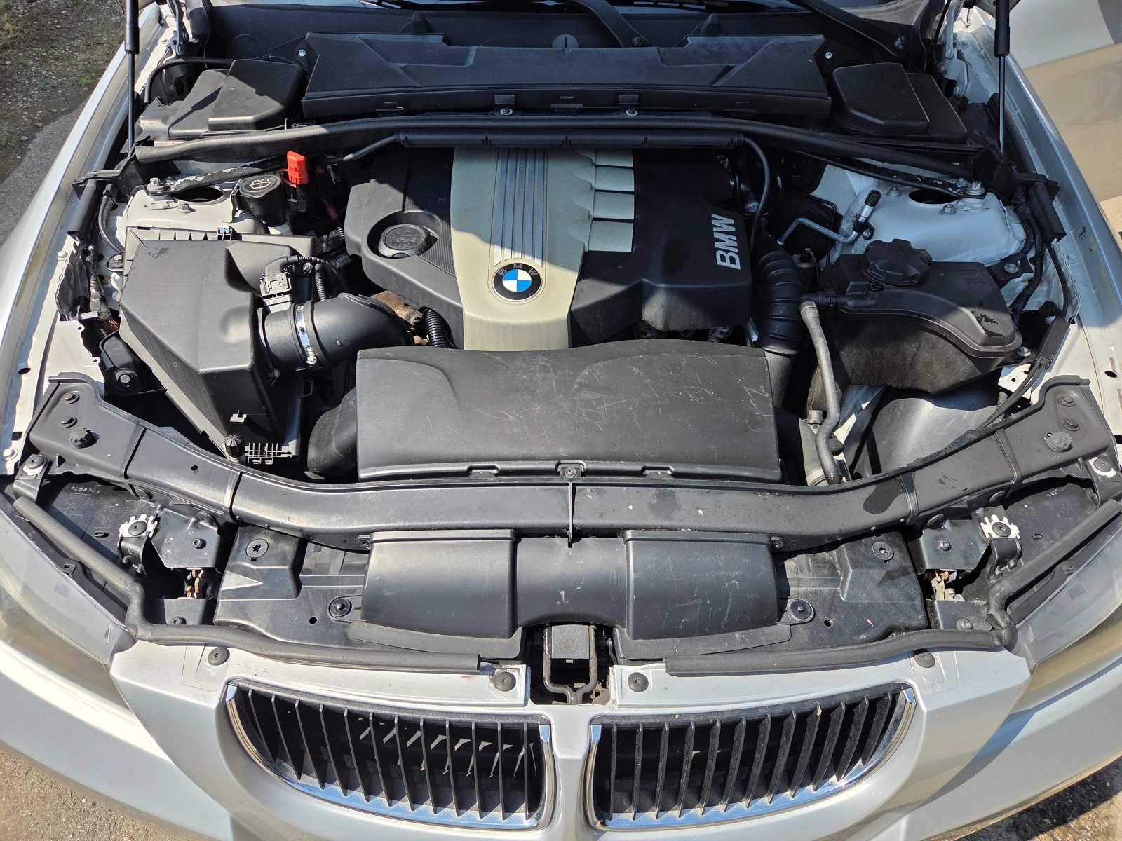 BMW 320 2.0/автоматик/нави, снимка 13 - Автомобили и джипове - 55099229