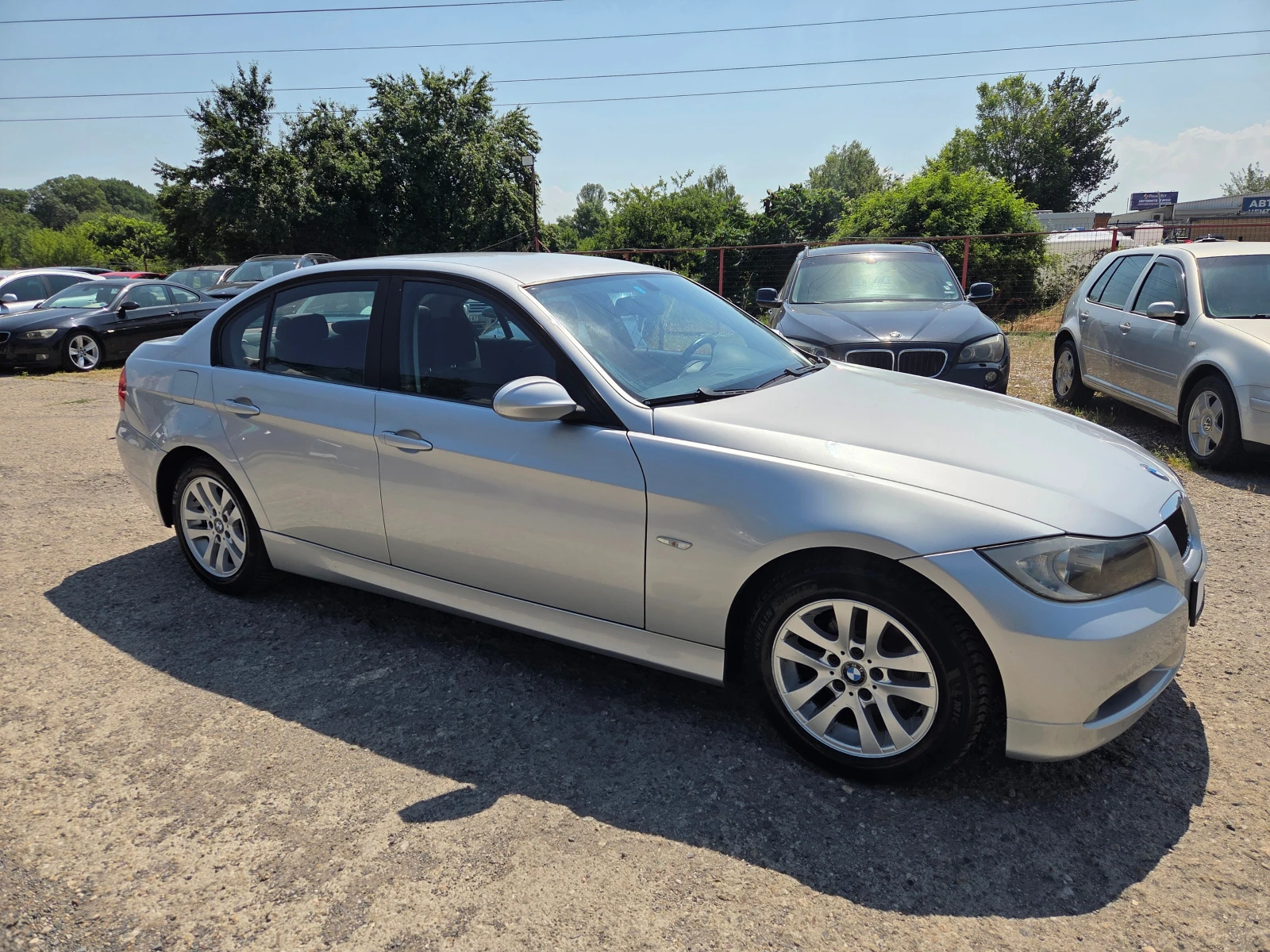 BMW 320 2.0/автоматик/нави, снимка 3 - Автомобили и джипове - 55099229