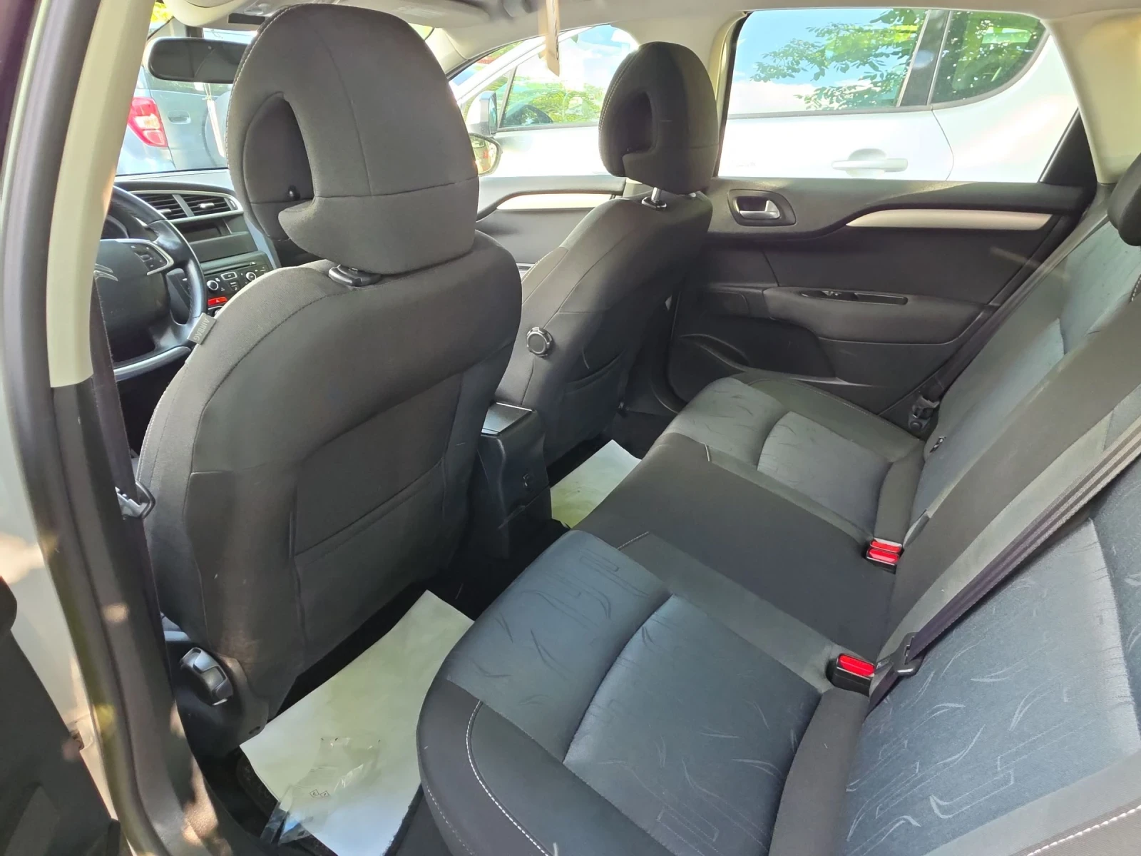 Citroen C4 1.6HDI 115k.c., снимка 10 - Автомобили и джипове - 55156670
