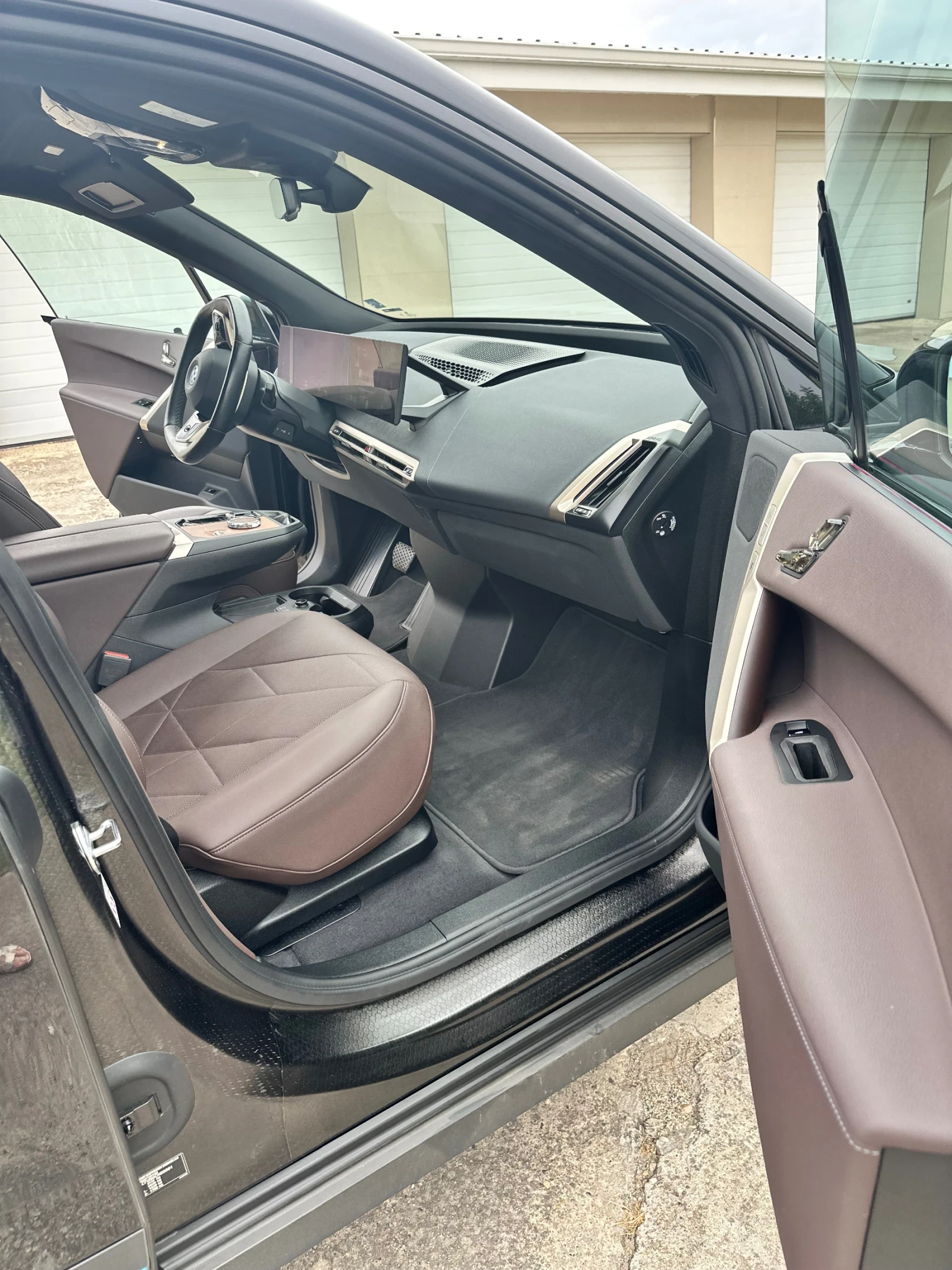 BMW iX, снимка 7 - Автомобили и джипове - 55248735