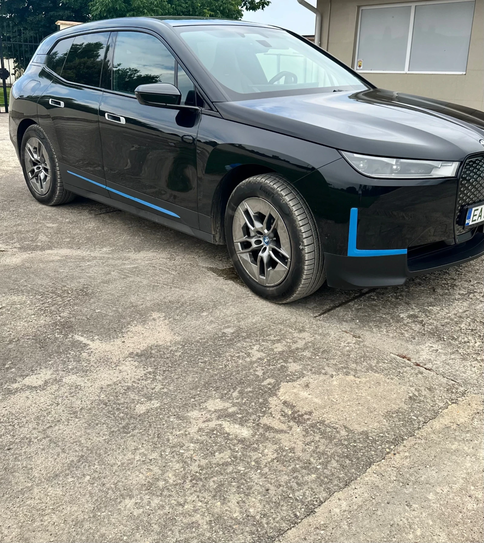 BMW iX, снимка 4 - Автомобили и джипове - 55248735