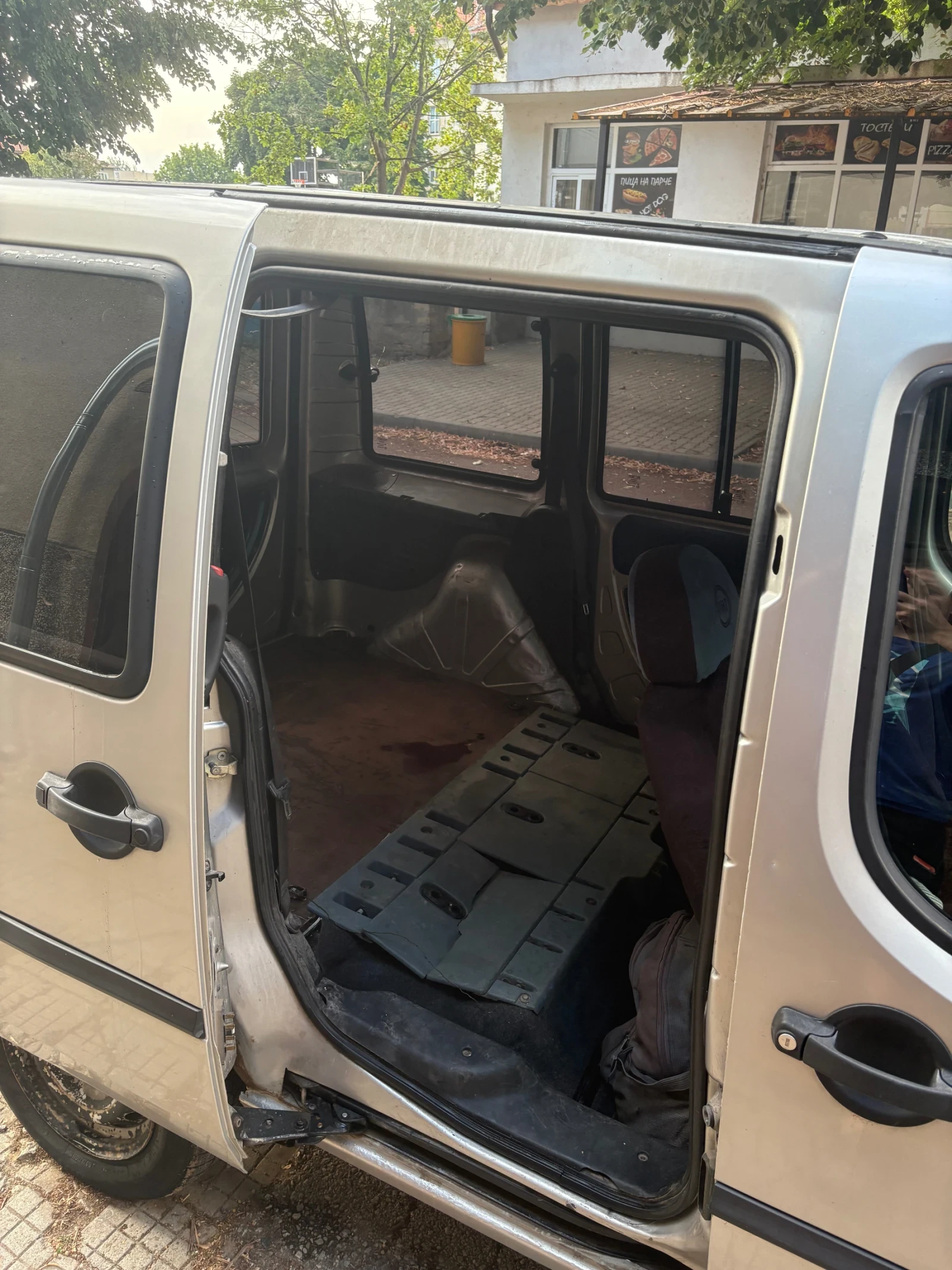 Fiat Doblo 1.9 JTD 105 к.с, снимка 6 - Автомобили и джипове - 55598544