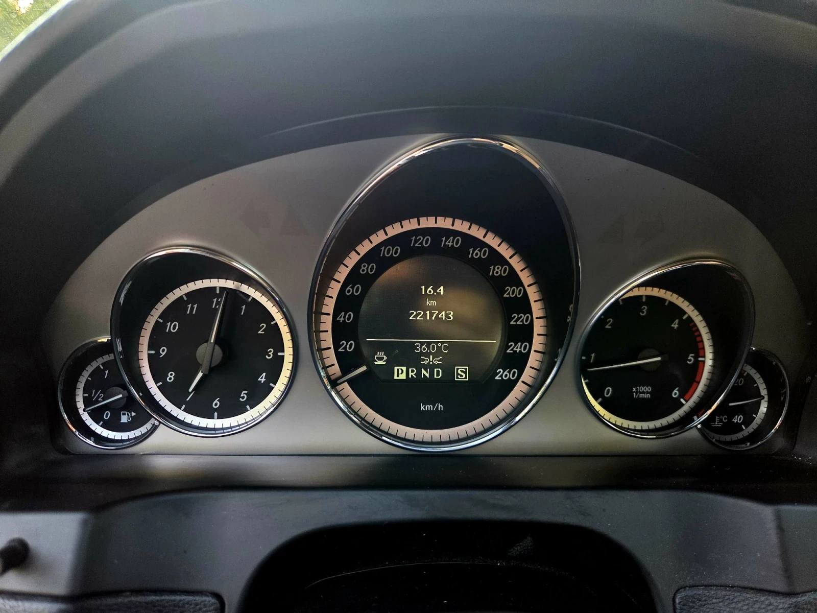 Mercedes-Benz E 350 Coupe, снимка 13 - Автомобили и джипове - 55754239