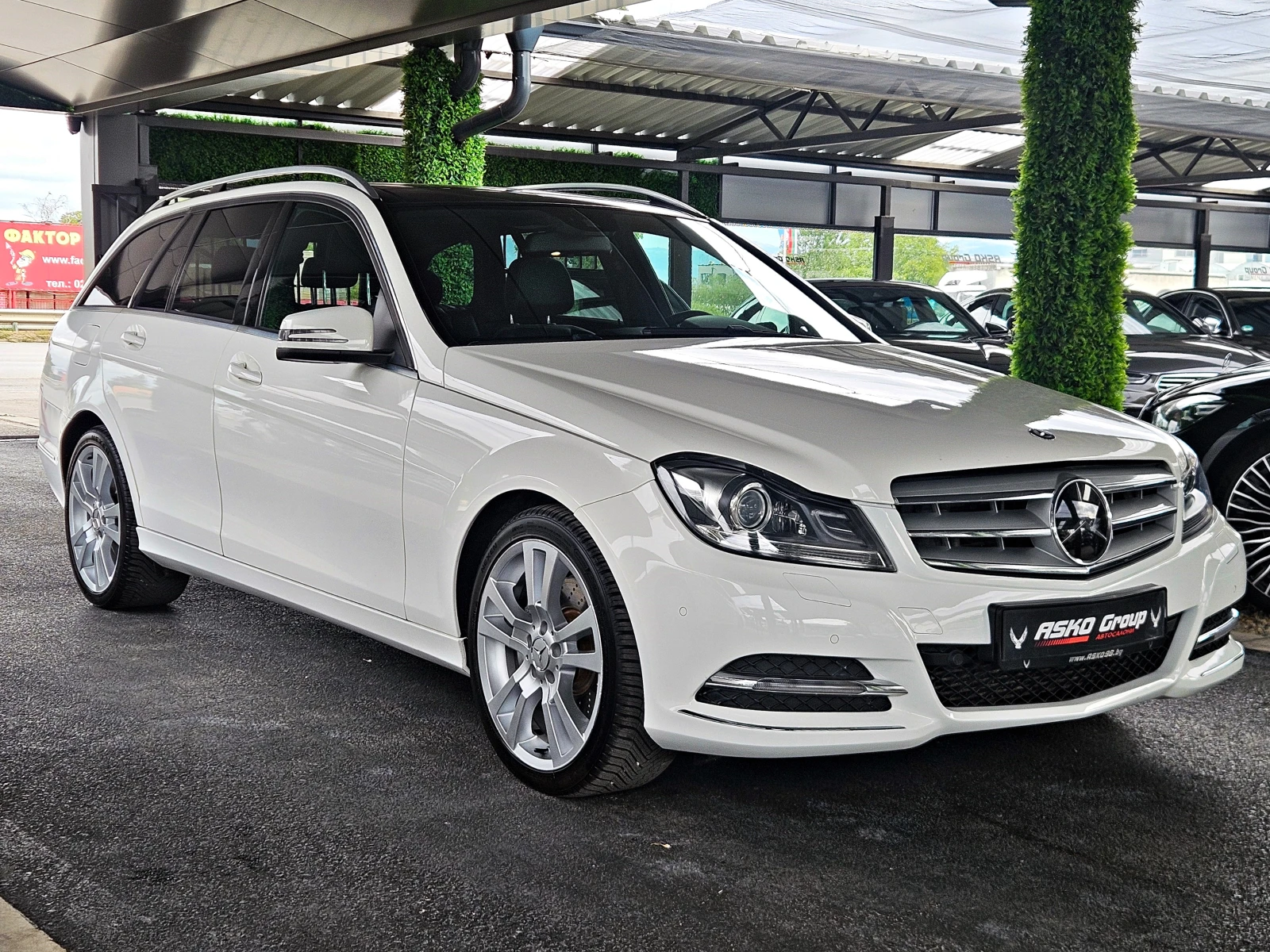 Mercedes-Benz C 300 AMG/4MAT/DISTR/CAMERA/PANO/HARMAN/ПОДГРЕВ/ПАМЕТ/LI, снимка 3 - Автомобили и джипове - 56269796