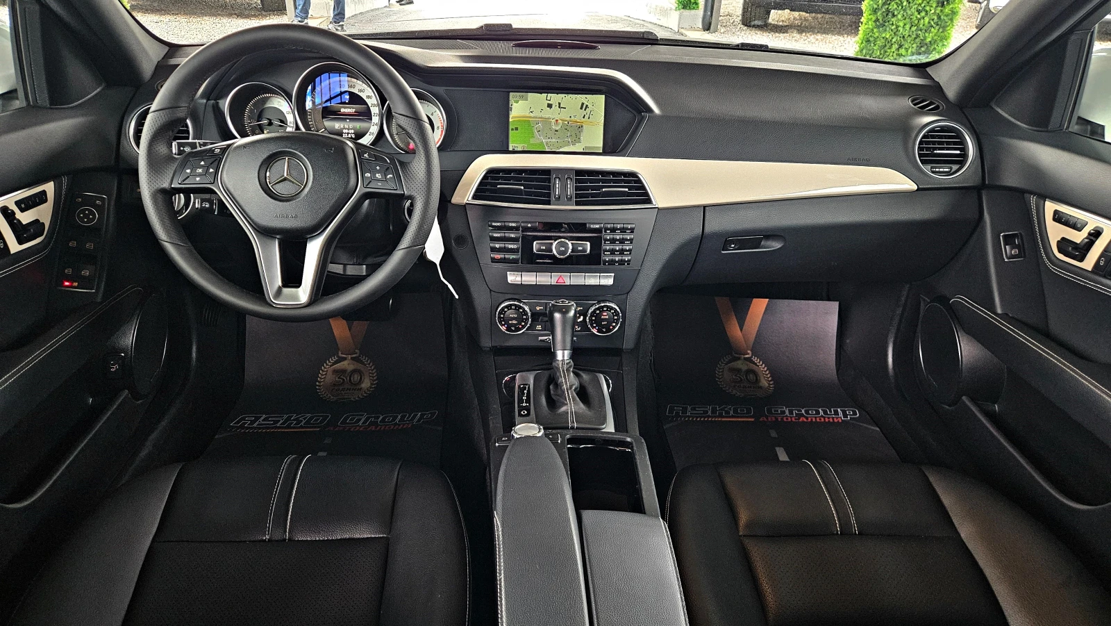 Mercedes-Benz C 300 AMG/4MAT/DISTR/CAMERA/PANO/HARMAN/ПОДГРЕВ/ПАМЕТ/LI, снимка 9 - Автомобили и джипове - 56269796