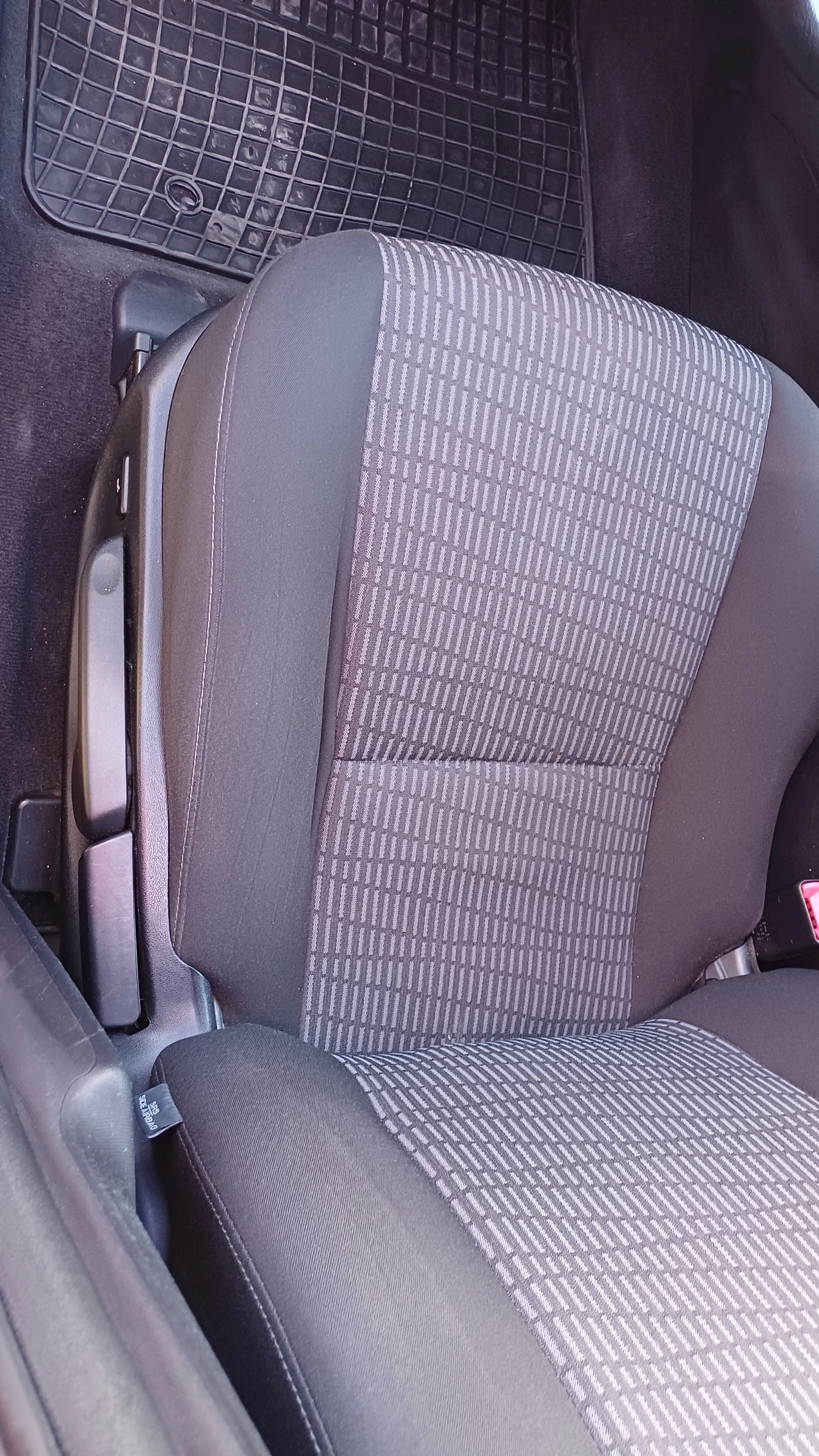 Toyota Avensis, снимка 10 - Автомобили и джипове - 56345696