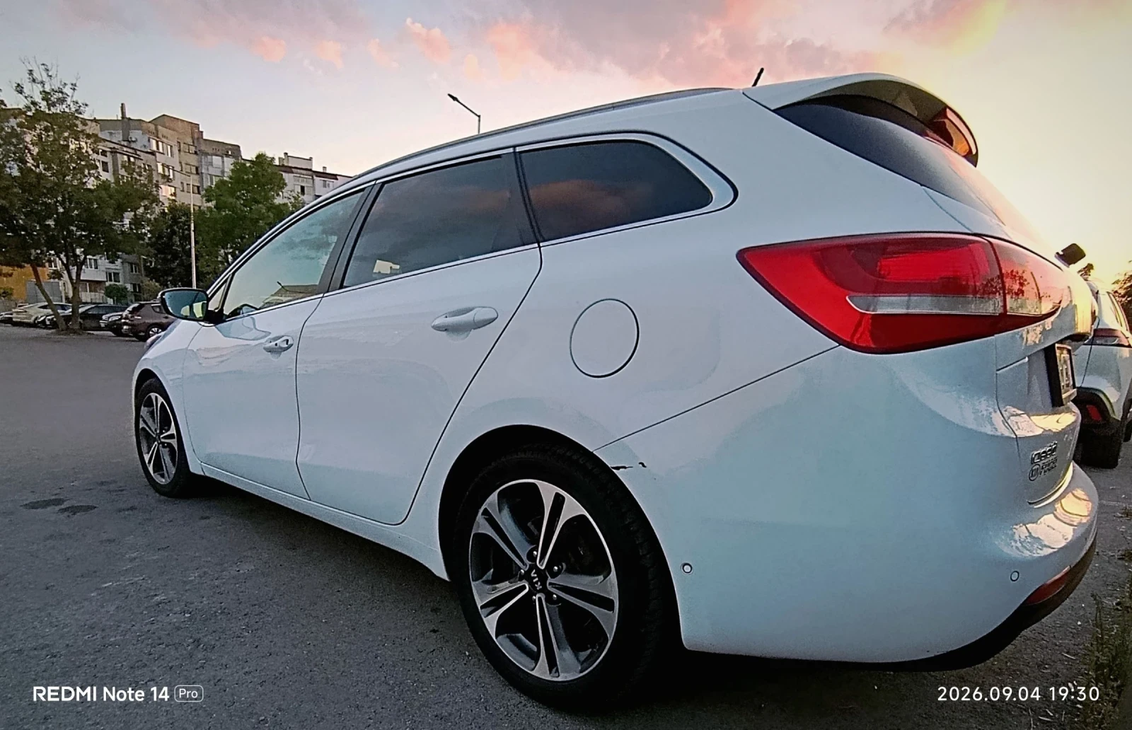 Kia Ceed, снимка 3 - Автомобили и джипове - 56547561