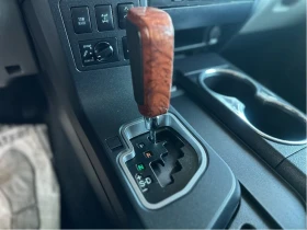 Toyota Sequoia 2019 V8 Platinum 4WD * АвтоКредит * (Цена до БГ)), снимка 13