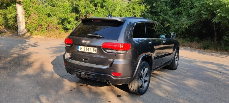 Jeep Grand cherokee Overland, снимка 3 - Автомобили и джипове - 52683233