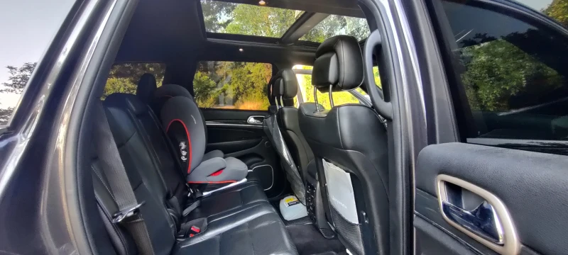 Jeep Grand cherokee Overland, снимка 11 - Автомобили и джипове - 52683233