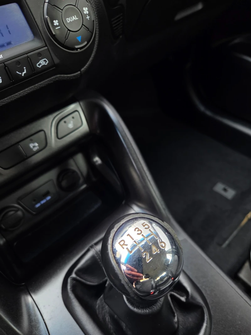 Hyundai IX35 1.7CRDi Facelift Кожа УНИКАТ, снимка 10 - Автомобили и джипове - 52627465