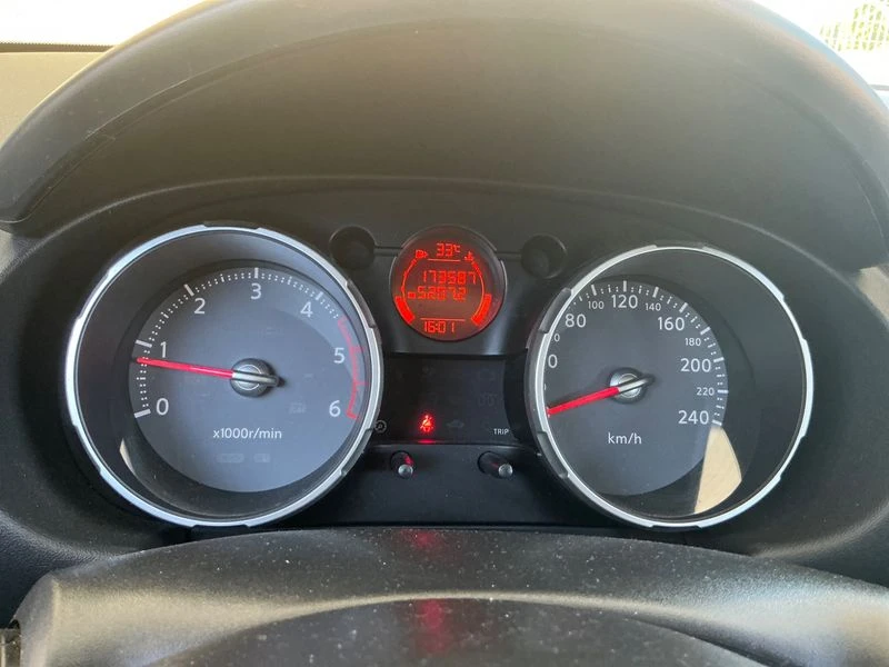 Nissan Qashqai Qashqai 1.5 dCi Visia, снимка 4 - Автомобили и джипове - 55387552