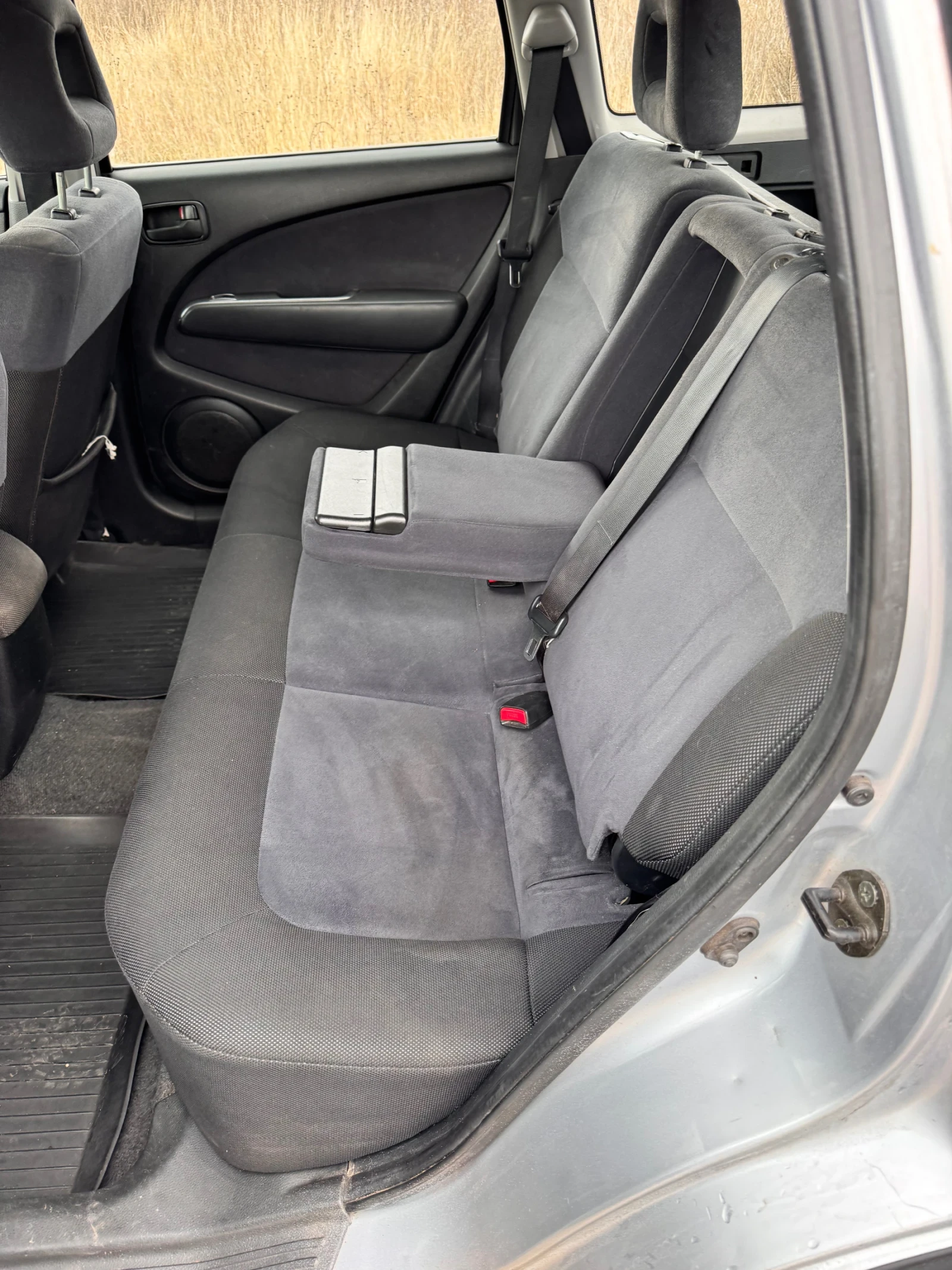 Mitsubishi Outlander 2.0i LPG 4x4  | Mobile.bg   11