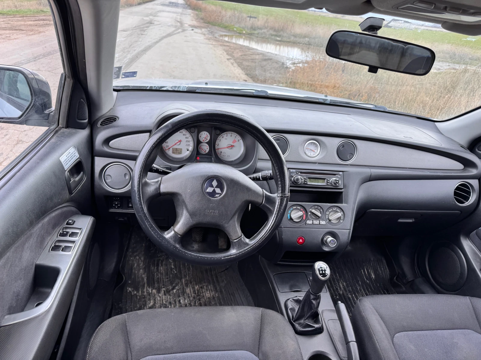 Mitsubishi Outlander 2.0i LPG 4x4 Теглич - изображение 10